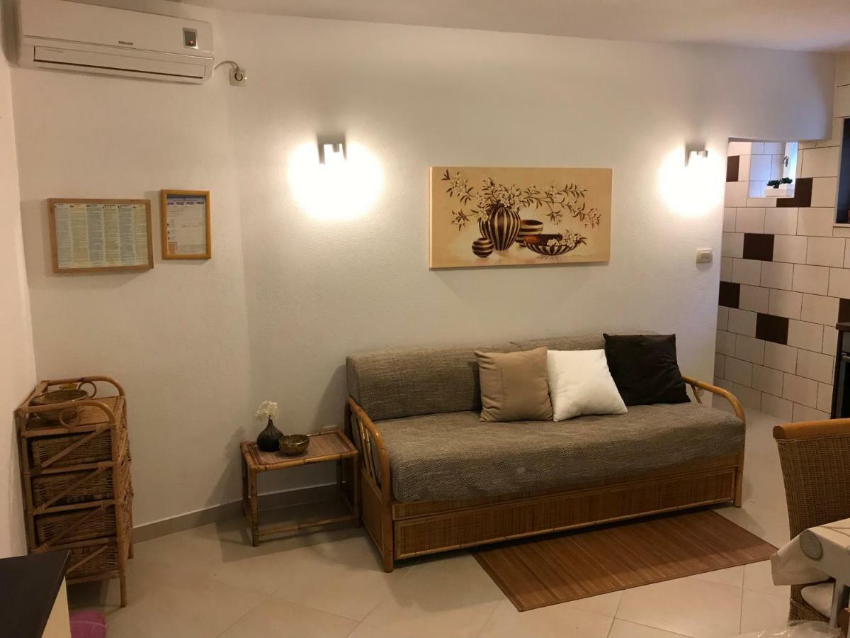Apartman Dvor Makarska Esterno foto