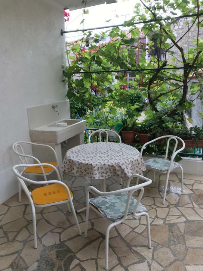Apartman Dvor Makarska Esterno foto